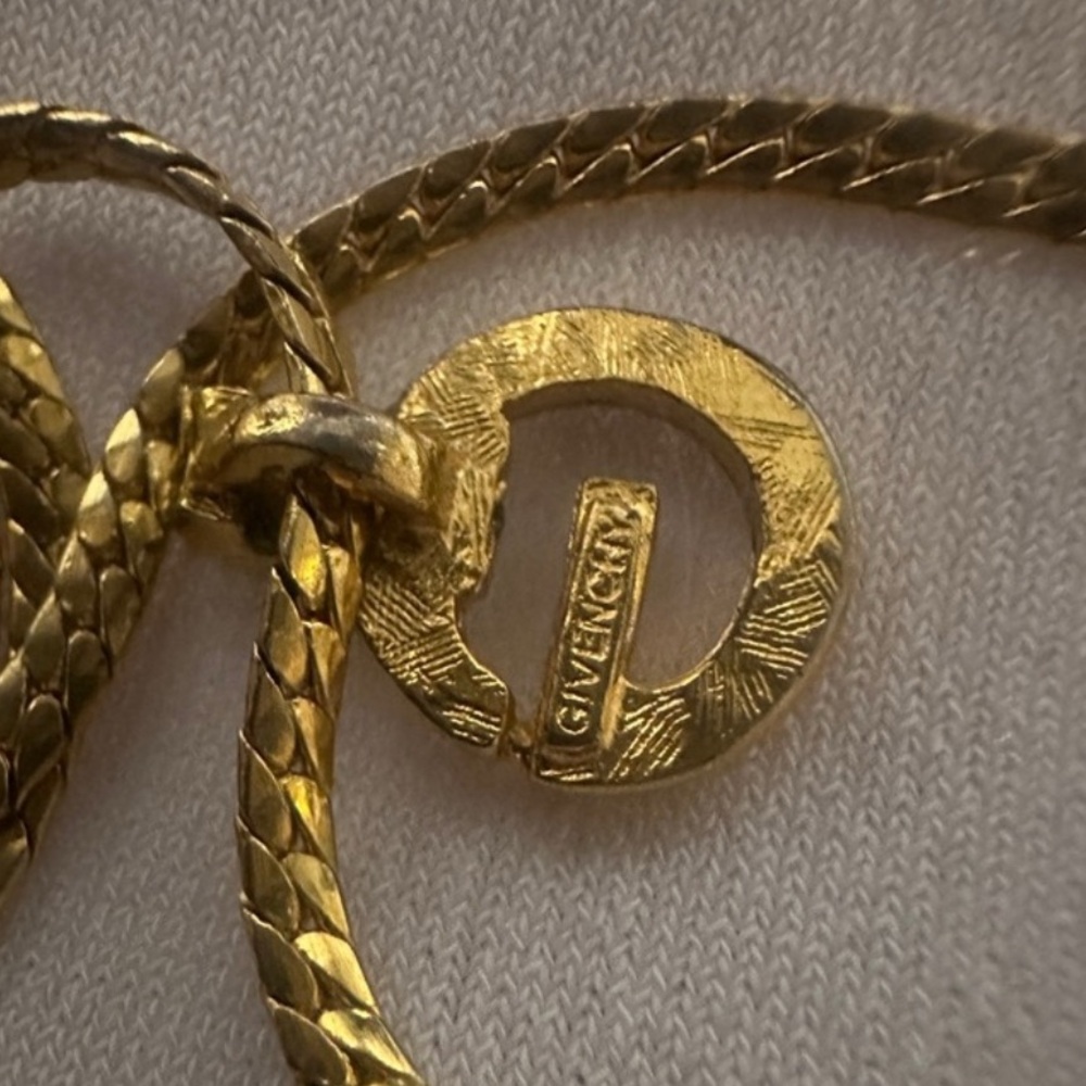 Vintage Givenchy Gold Necklace with G Pendant - Picture 5 of 6